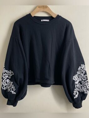 Zara Embroidered Sleeve Cropped Sweatshirt Black Size S Balloon Sleeve Pullover